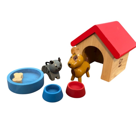 Hape Wooden Pet Playset Family Pets Cat Dog House Bed Bowls Bone Pretend Play - Picture 1 of 2